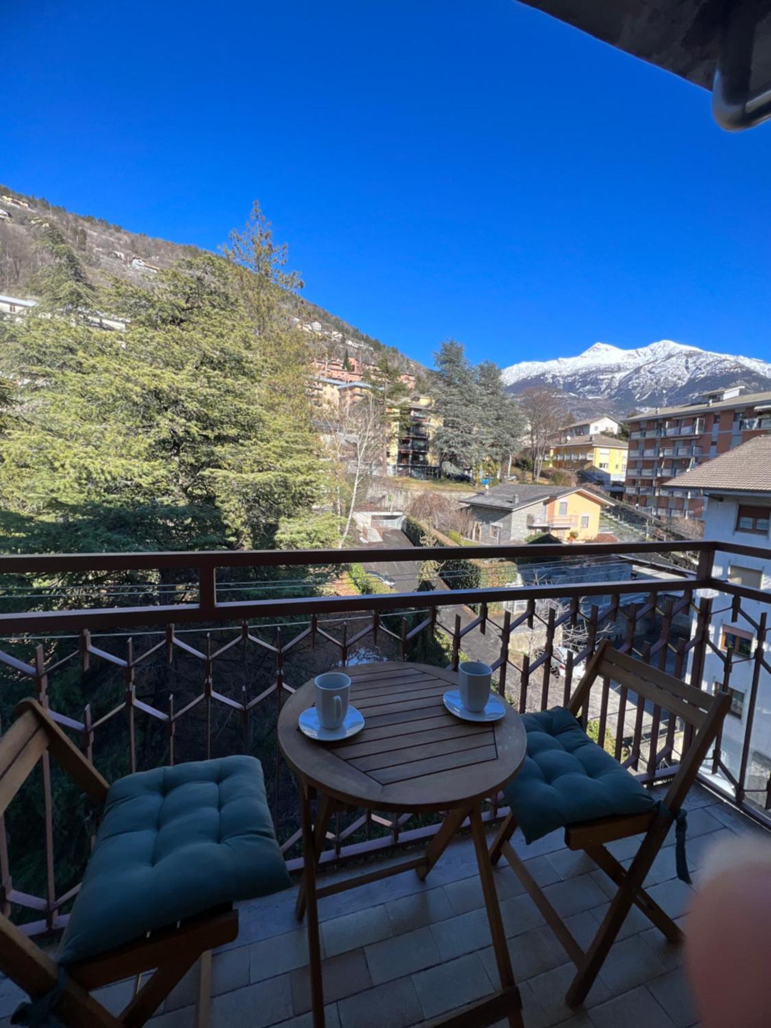 Blue Moon - Via Parigi Apartments Aosta Dış mekan fotoğraf